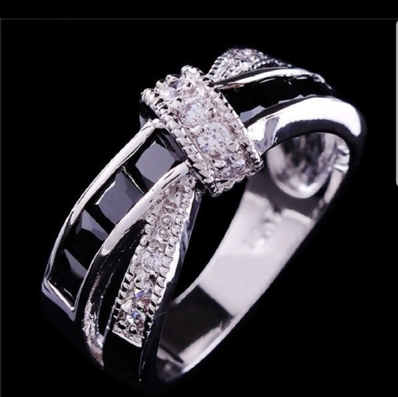 Boutique Jewelry - Sapphire & Diamond [Simulated] Ring - 925